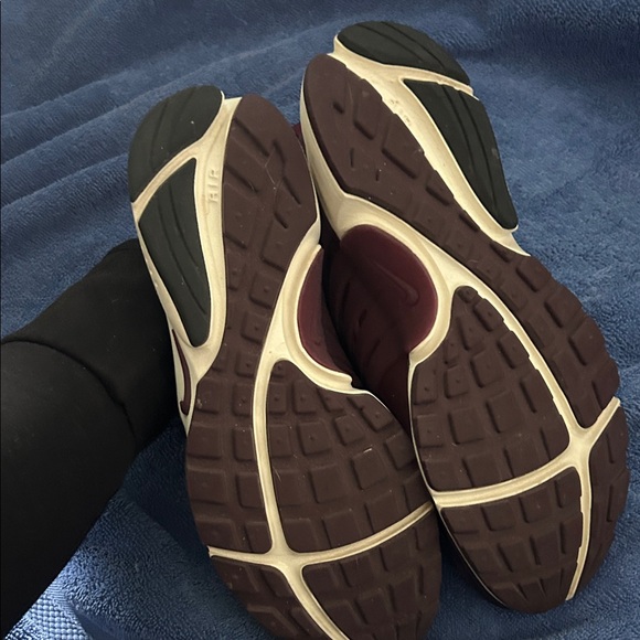 Nike Air Presto - Picture 2 of 3